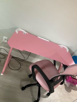 Pink desk and chair need gone pick up asap