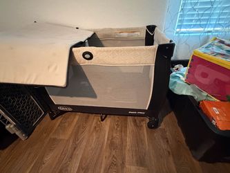 Play changing table combo