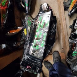 2022 Nissan Rogue Right Headlight 