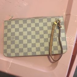 Louis Vuitton zip up bag