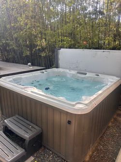 Sundance Ramona 6 person hot tub