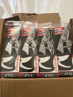 Pruning shears / gardening shears