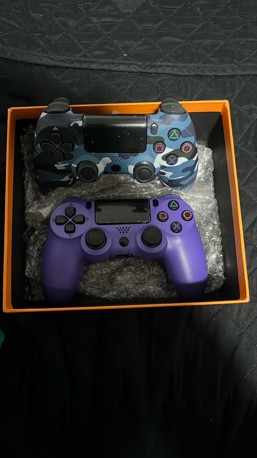 2pic ps4 controllers