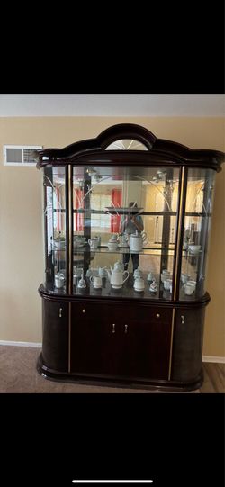 Glass Cabinet / Clistalero