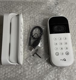 MyQ Smart Video Garage Keypad with Swivel Mount And Battery