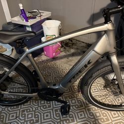 $450 Trek Allant + 8 S E-bike 