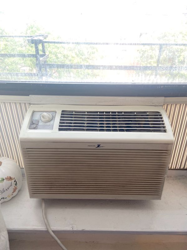 Air Conditioner, Wall. 5,000 BTU for Sale in Brooklyn, NY OfferUp