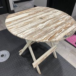 Chippy Farmhouse Collapsing Table