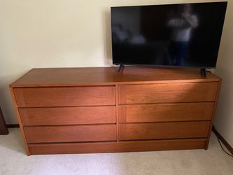 Full-size 6-drawer solid wood dresser