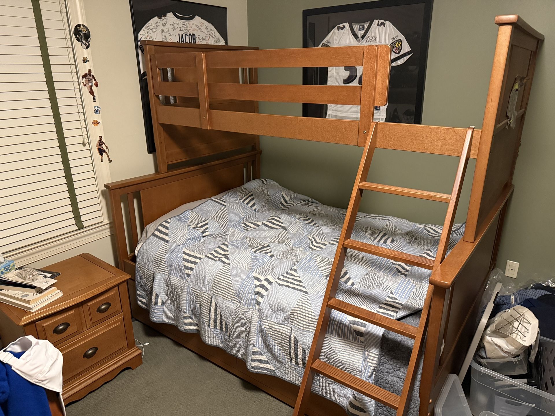 Twin Over Full Bunk bed With Twin Trundle