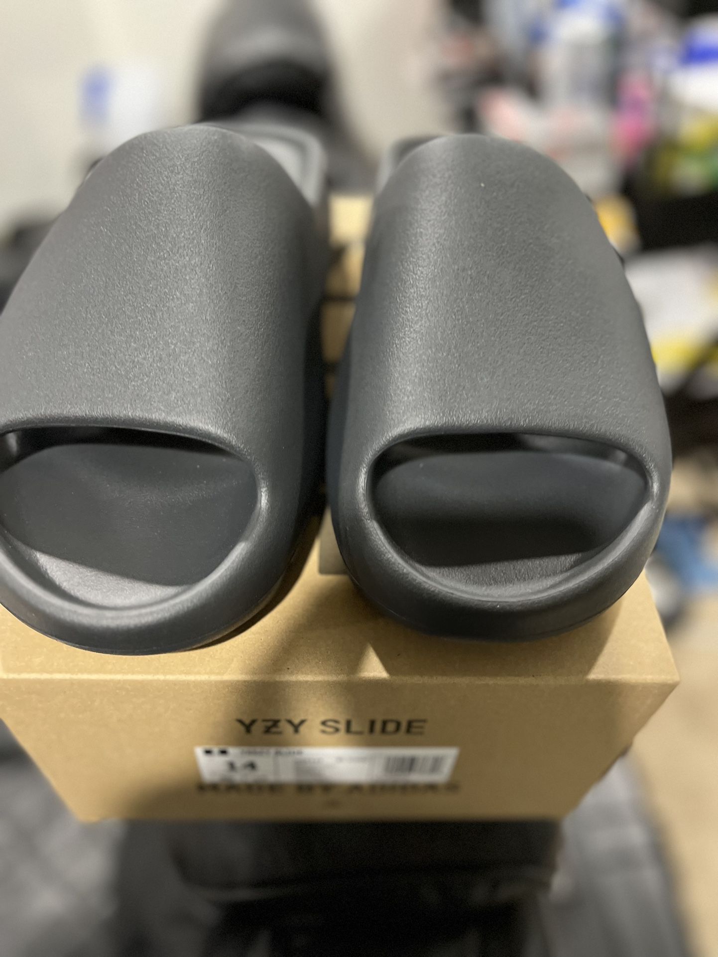 Yeezy Onyx Slides Size 14