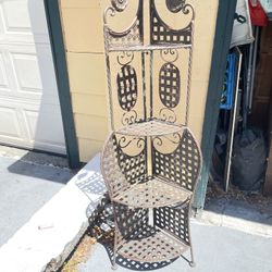 Metal 4 Shelf Corner Plant Stand 