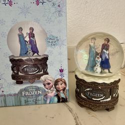 7” Disney Frozen Musical Snow Globe Store Parks Exclusive Olaf Anna Elsa