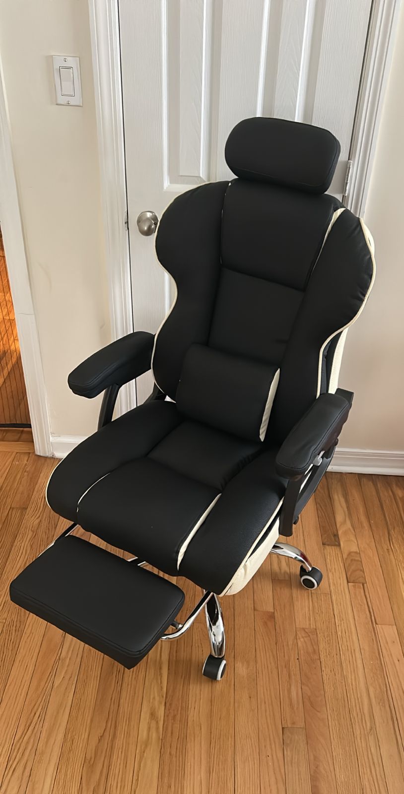 Black and White Ergonomic Office/Gaming Chair