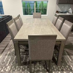 DINING TABLE AND 8 CHAIRS EXCELLENT QUALITY  [NEW]