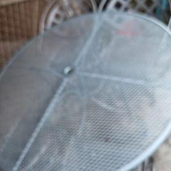Outside Patio Table And 4 Chairs Like Brand New
