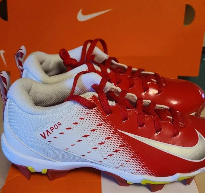 Brand New Nike Vapor Untouchable Shark 3 BG Cleats Red WhiteFootball Cleats Size 2.5