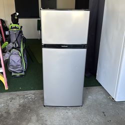 Frigidaire mini fridge