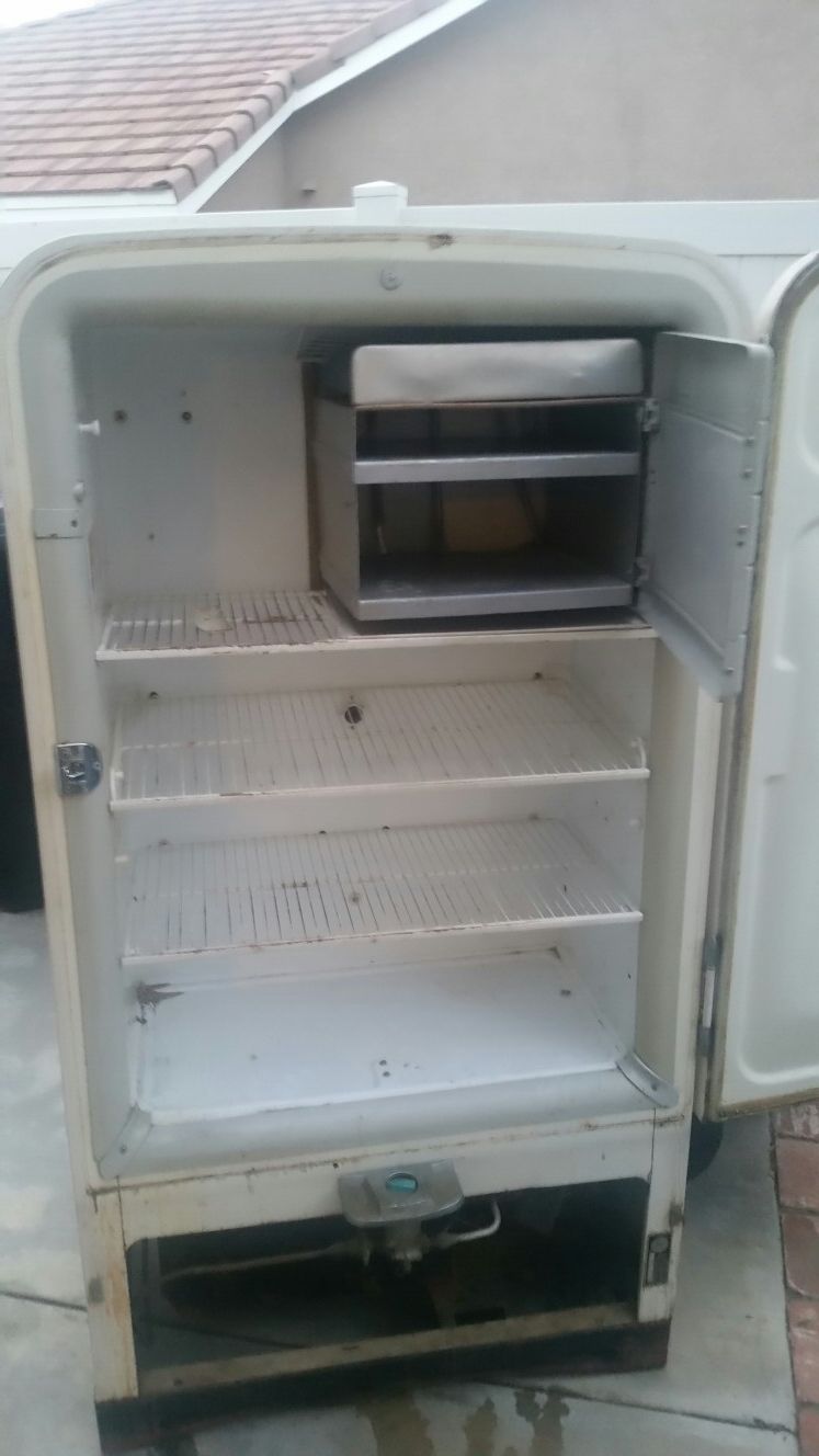 Vintage servel gas 2024 refrigerator for sale