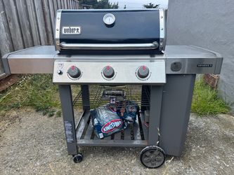 Weber Genesis II 3-Burner Gas/Propane Grill