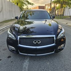 2015 Infiniti Q70