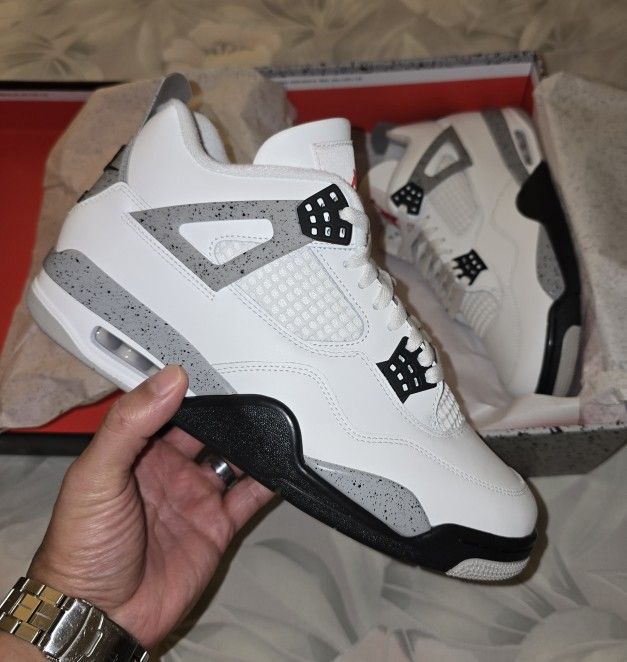 Jordan 4 White CEMENT