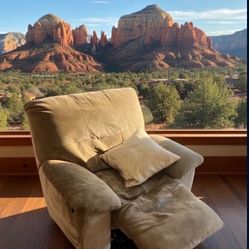 Lounger For Gaming Or Movies Excellent conditions