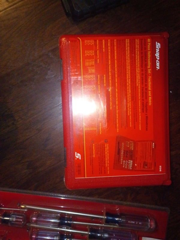 Snap-On  48 Pc Fraction /Metric Tap N Die Set 