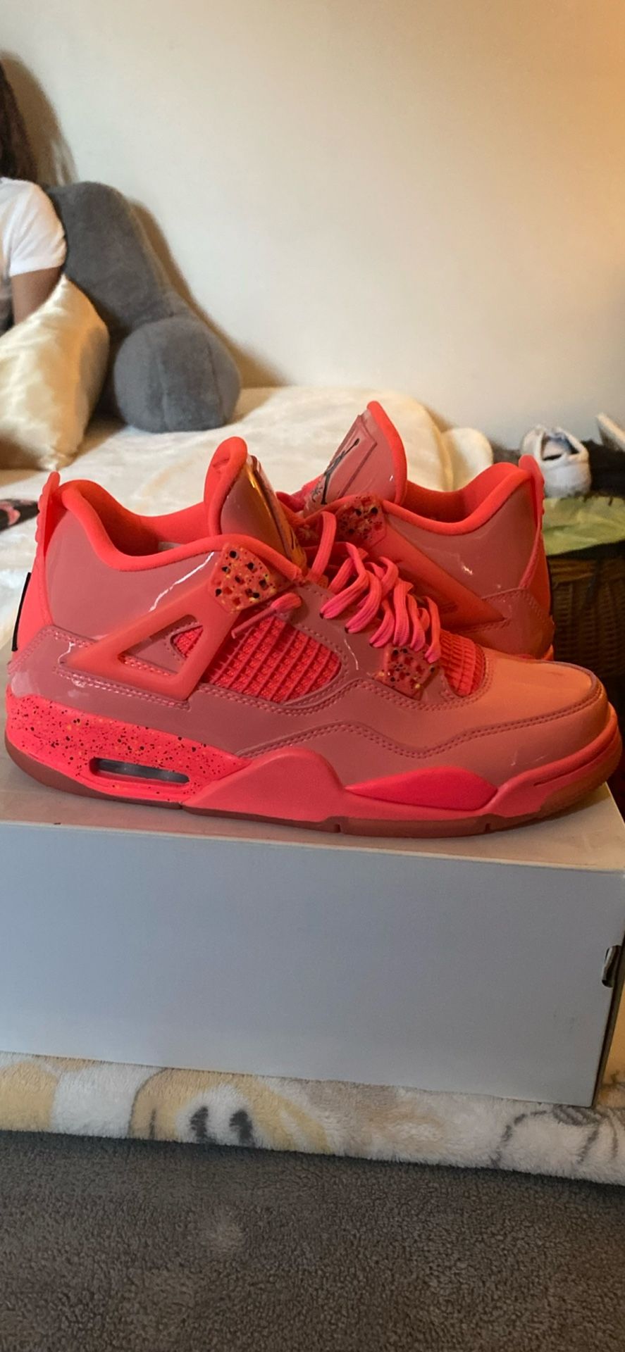 Fruit Punch Jordan 4 Sz 8 Wmn