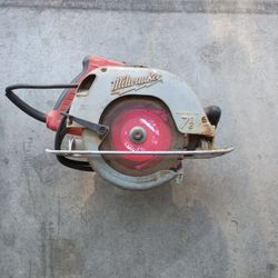 Milwaukee Heavy Duty Circular Saw 