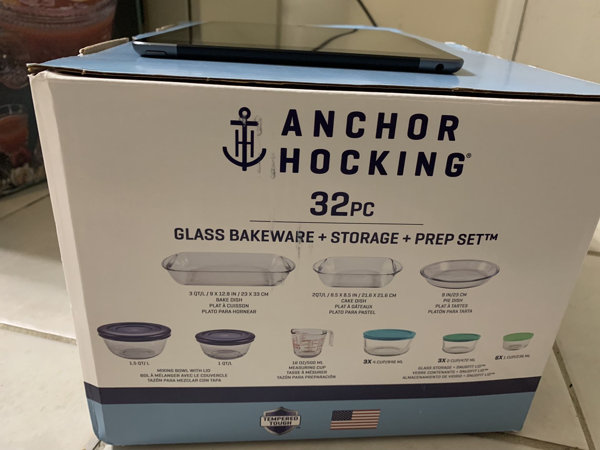Anchor Hocking 28 Pieces Of Glass Bakeware +Storage 