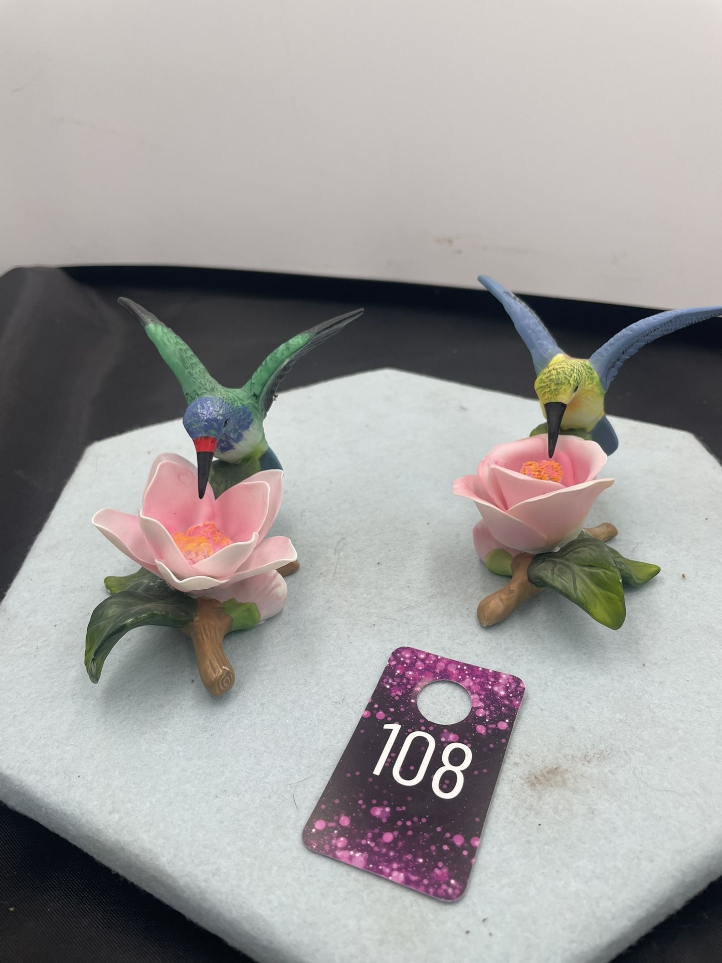 2 VNTG Hummingbird Figurines
