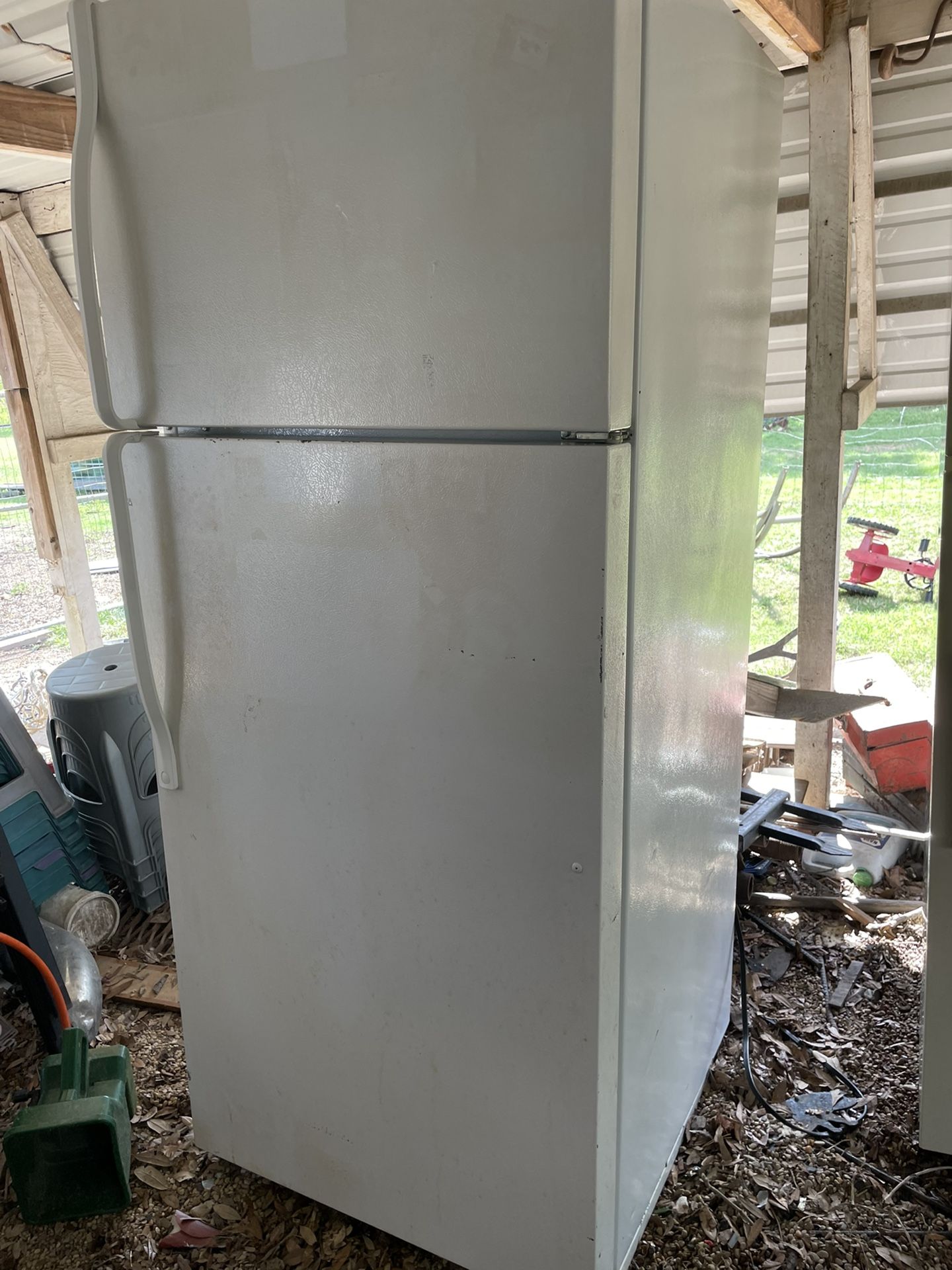 Refrigerator 