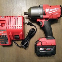 Milwaukee M18 Fuel 1/2" High Torque Impact Wrench w/Friction Ring Kit 