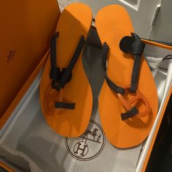 Hermes Flips Size 7