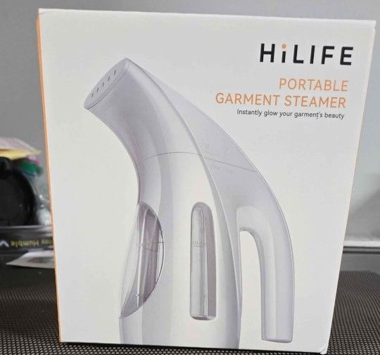 Portable steamer for clothes