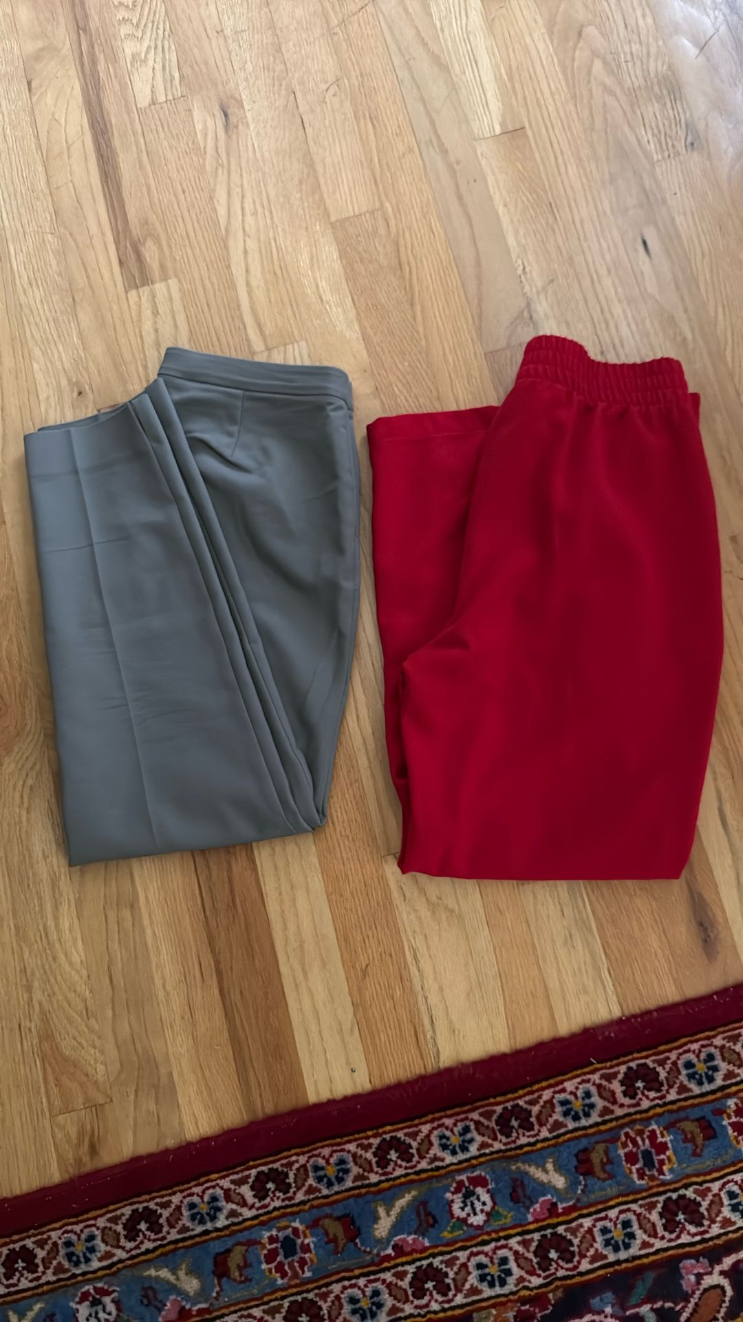 Women’s Pants Size Small Stretchy 