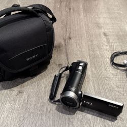 Sony Handycam HDR CX330 W/ Carry Case & Charger