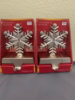 NEW Set of 2 Bed Bath & Beyond Silver Metal Snowflake Stocking Hangers / Holders