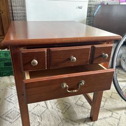 END TABLE NIGHT STAND 
