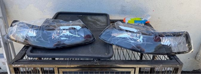 99-04 Ford Mustang Black Clear Reflector Headlights