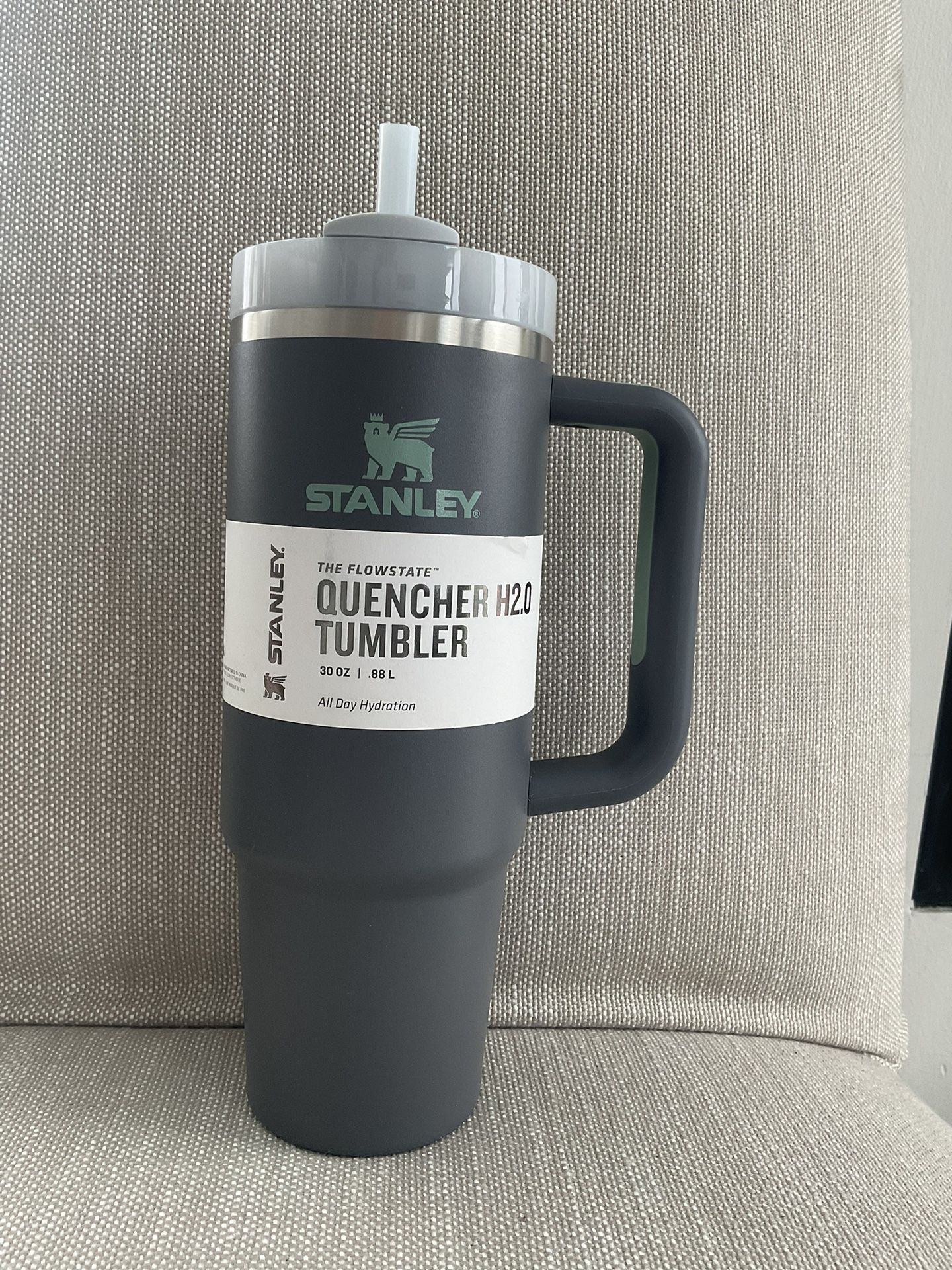 NEW - Stanley Adventure Quencher H2.0 Flowstate Tumbler 40 oz - Charcoal  Gray