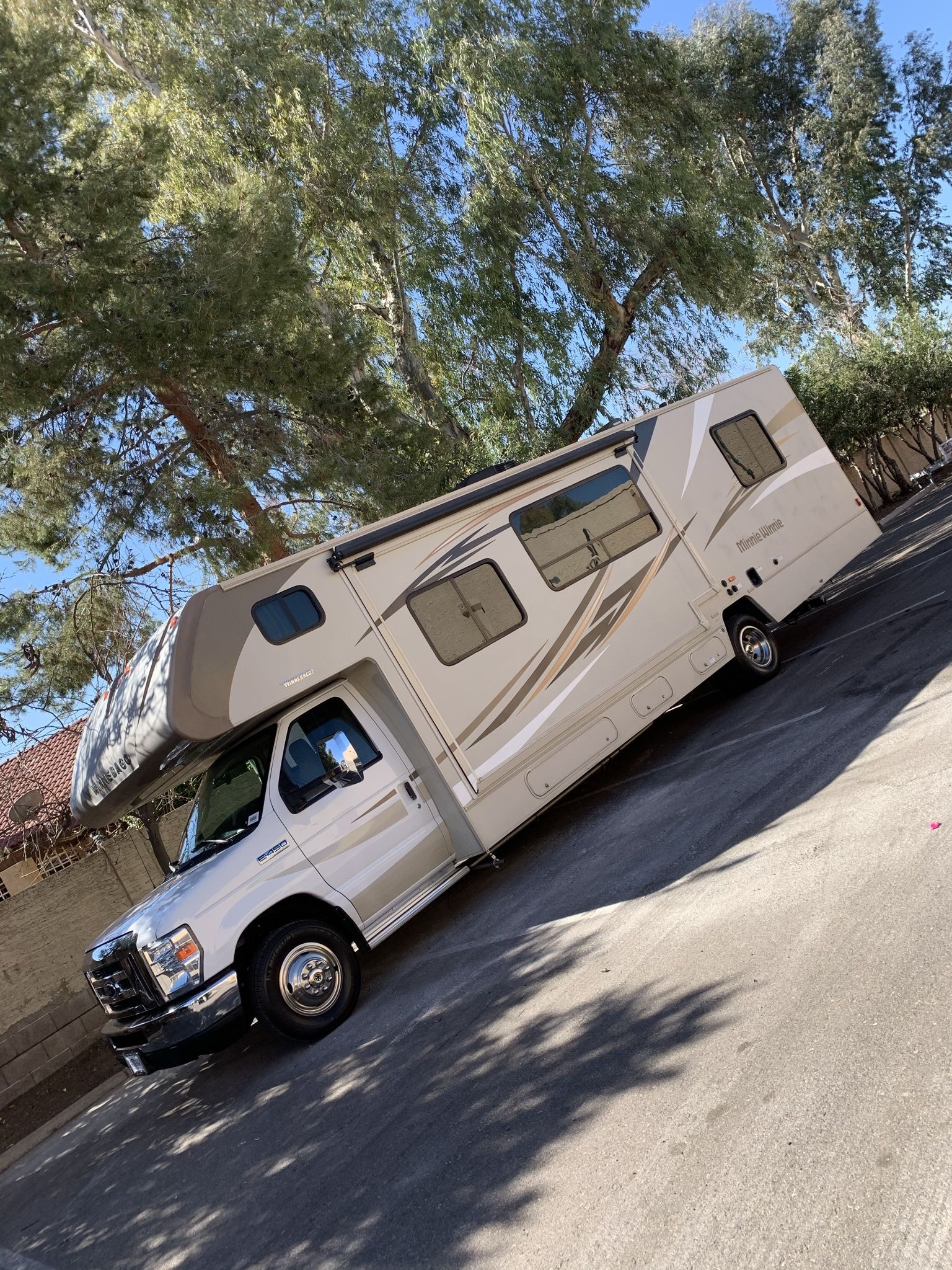 2016 Winnebago Minnie Winnie 31k