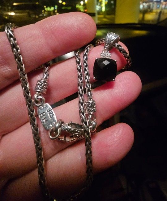 Silver Chain Necklace With Black Gem