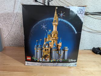 Lego Disney Castle 100th Anniversary 43222