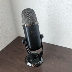 Blue Yeti Mike Box Included 