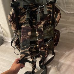 Camping/ Outdoor Backpack/ Metal Frame 
