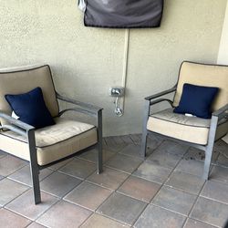 2 Lazyboy Patio Chairs