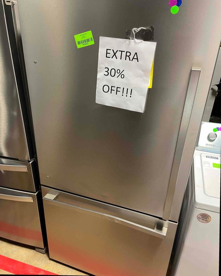 HISENSE HRB171N6ASE 17.2cu ft Counterdepth BottomFreezer