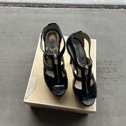 Women's Michael Kors shoes size 8